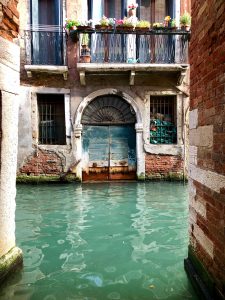 A Venetian garage